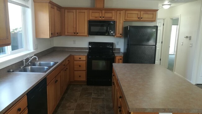 Photo - 044-4463-4465 Blueberry Duplex, Salem Unit 044-4465 Blueberry