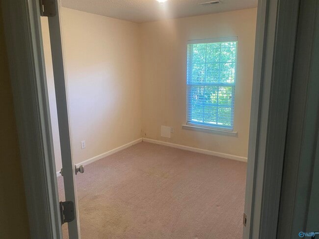 268 Shadow Ct SW
