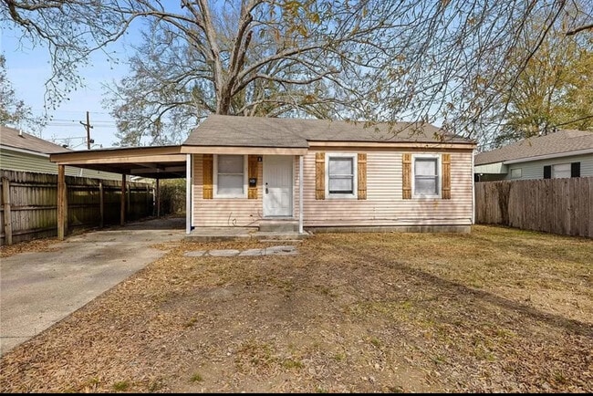 Building Photo - 114 Rosewood Dr