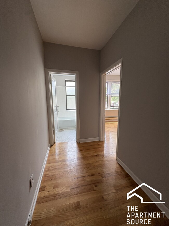 Photo - 1050 W George St Unidad 105