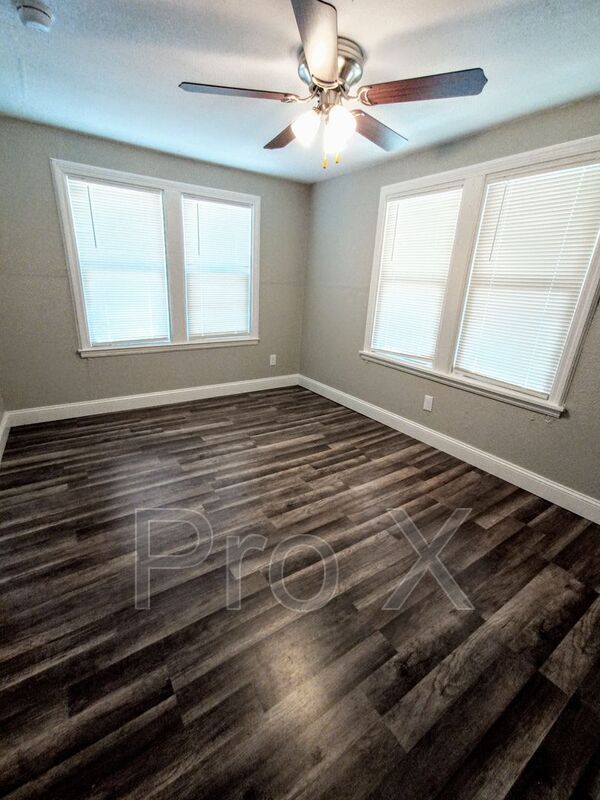 Photo - 1110 W 8th St Unit Apt A