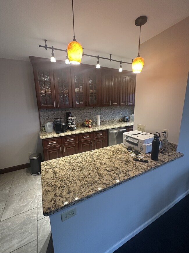 Photo - 1912 Dupont Ave S