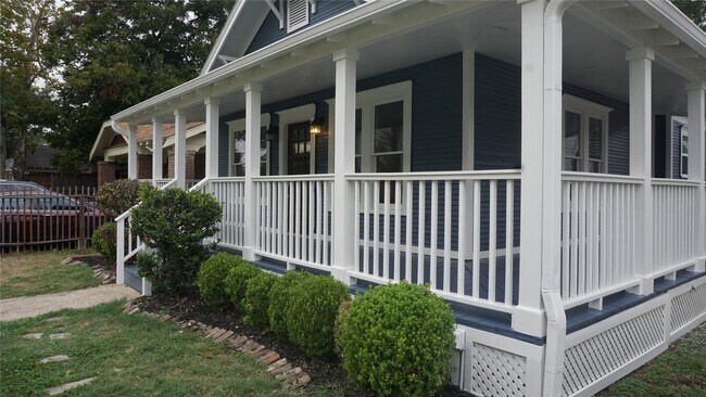 Photo - 825 Algregg St