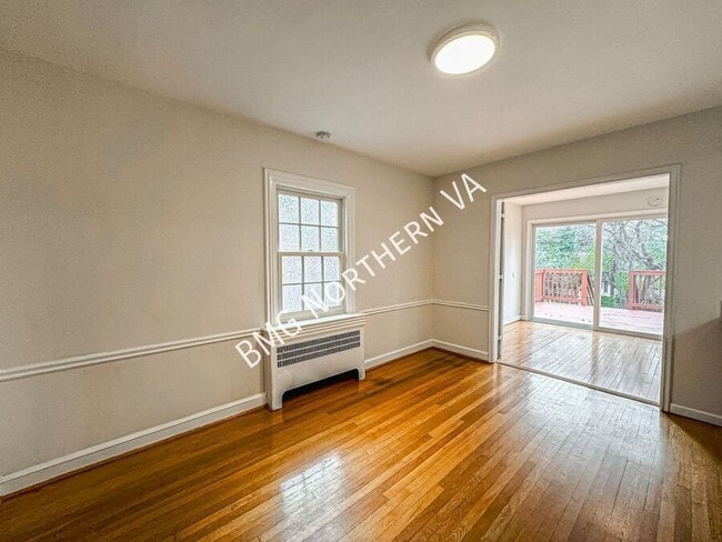 Photo - 4412 Volta Pl NW