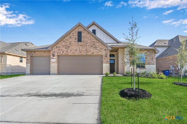 Photo - 2244 Meadow Way St