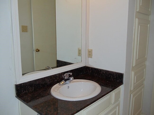Photo - 10818 Lynbrook Dr Unit A