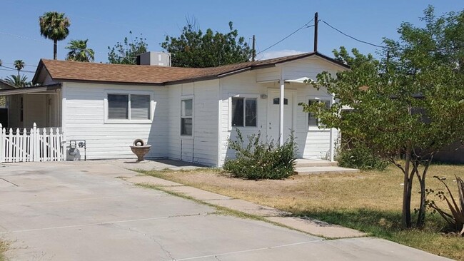 NICE 3 BEDROOM 2 BATH HOME IN CENTRAL PHOENIX - NICE 3 BEDROOM 2 BATH HOME IN CENTRAL PHOENIX