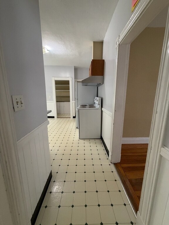 Photo - 170 Safford St Unit 2