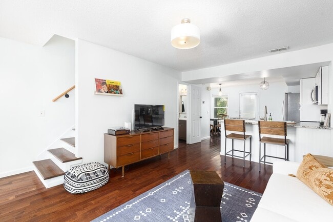 Photo - 3310B Felicia St