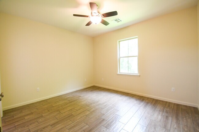 Photo - 6259 Vermillion Blvd