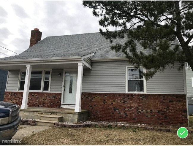 4 br, 2 bath House - 204 Sheridan Pl - 4 br, 2 bath House - 204 Sheridan Pl