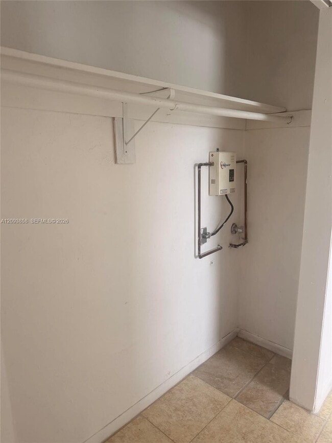 1945 SW 5th Pl Unidad 5