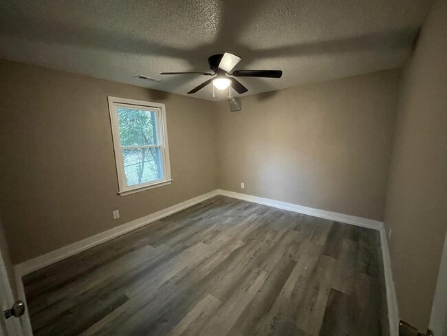 Photo - 815 N Commander St