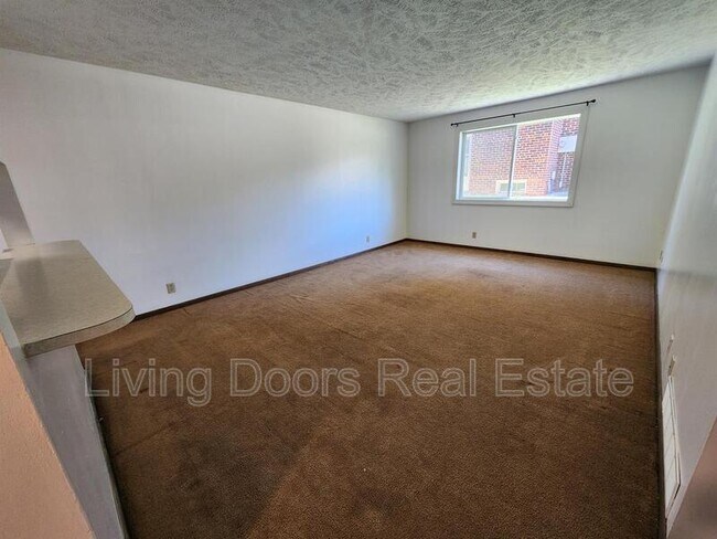 Photo - 1215 A St Unit #2