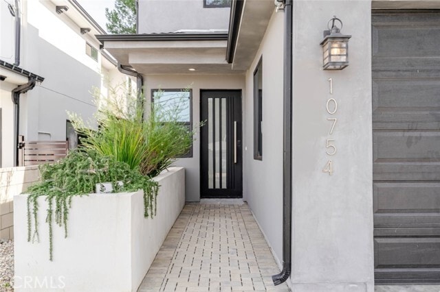 Photo - 10754 Nassau Ave