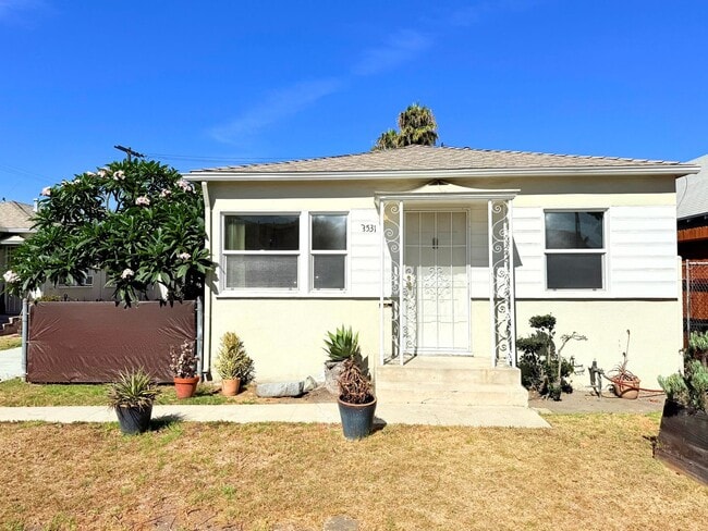 Building Photo - 3531-3541 12th Avenue Unit 3531 Rental