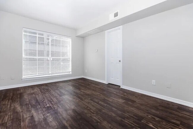 Photo - 4400 Memorial Dr Unit 7-2054