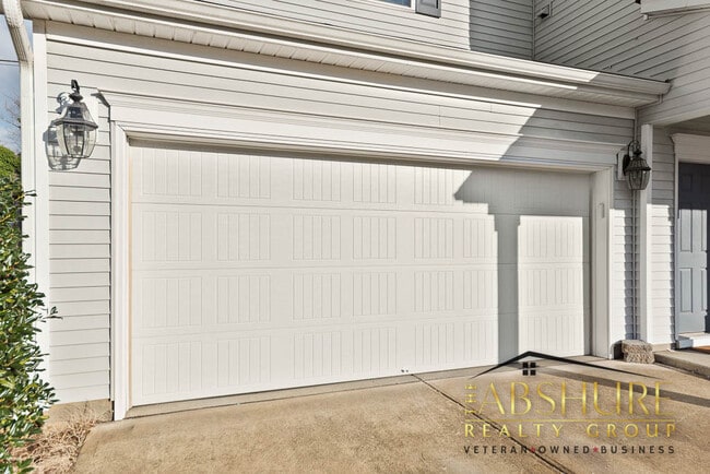 Photo - 436 Stapleford Ln