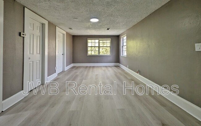 Photo - 1719 Tyler St Unit B