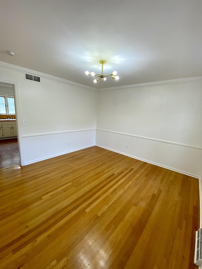 Photo - 9136 Switzer St