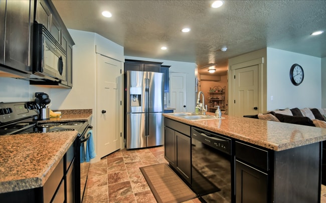 Photo - 3 bedroom 2.5 bath in Spanish Fork