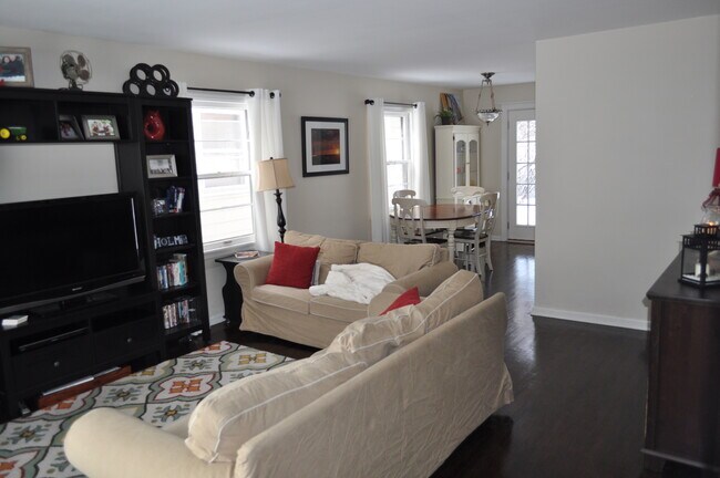 Photo - 2628 Lynn Ave