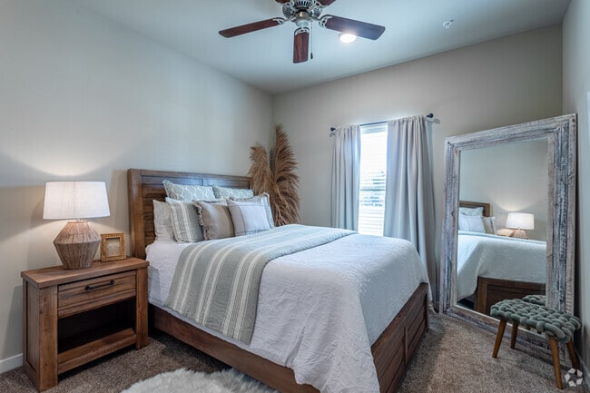 1BR, 1BA - 794 SF