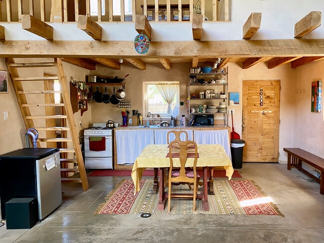 Studio Kitchen - 223 Victor Ct Unit House