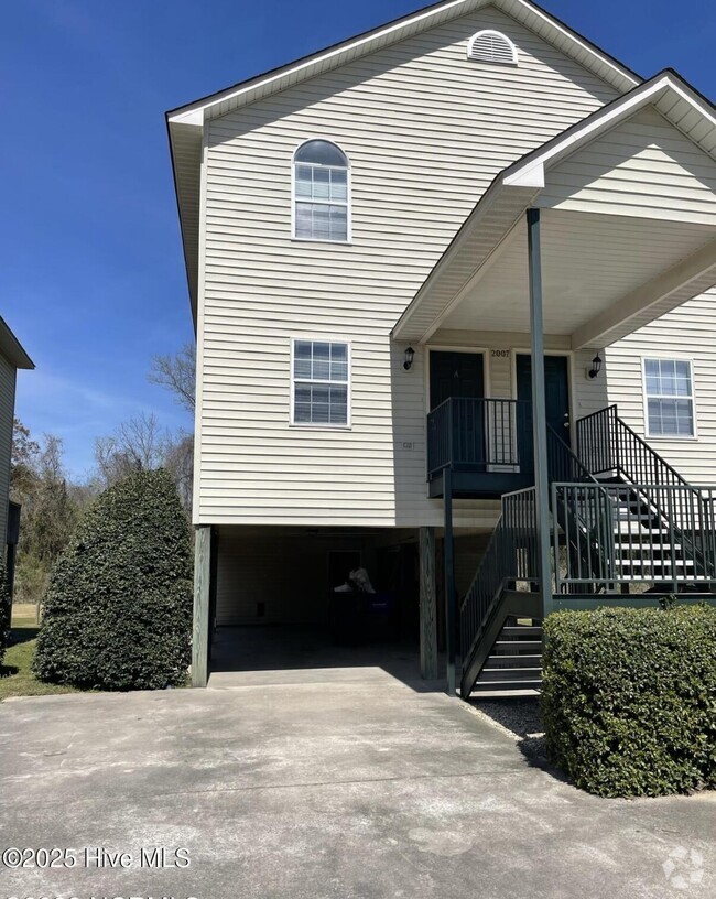 Building Photo - 2007 River Dr Rental