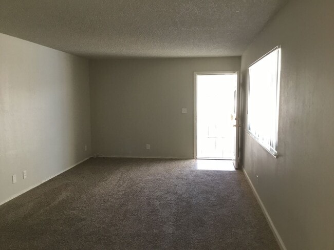 Photo - 1041 Cherry Ln Unit B
