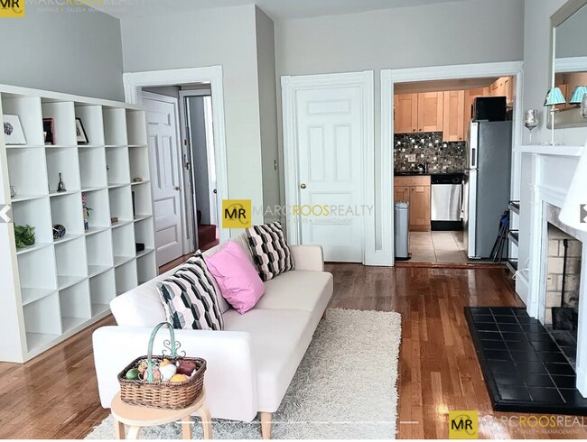Photo - 867 Beacon St Condo