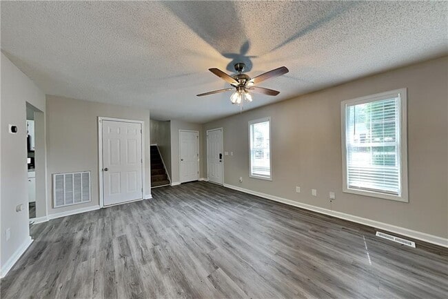 Photo - 108 Ivy Trace Ln