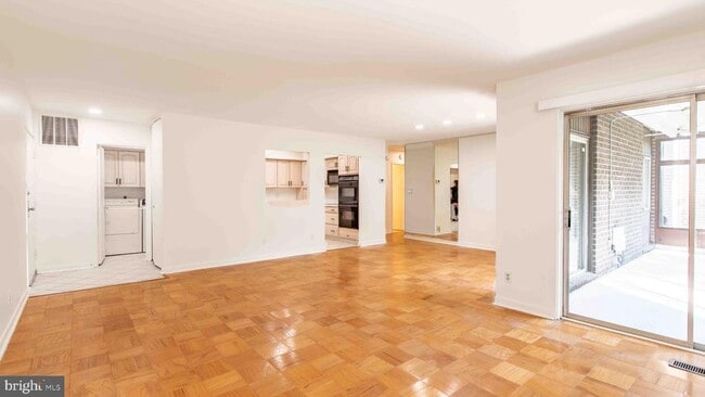 Photo - 29 Stonehenge Cir Unit 2