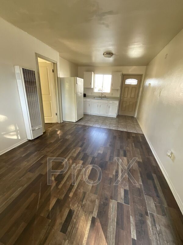 Photo - 208 W 1st St Unit 208 W. 1st Apt. C