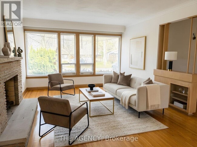 Photo - 64 Farningham Crescent