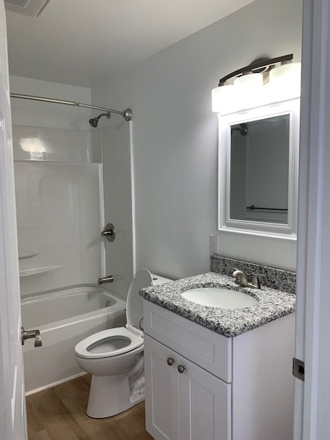 Photo - 732 W 3rd St