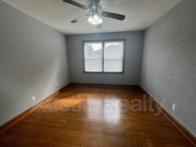 Photo - 7760 Wise Unit 11