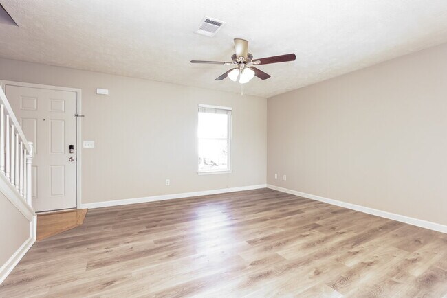 Photo - 149 Howard Woody Dr