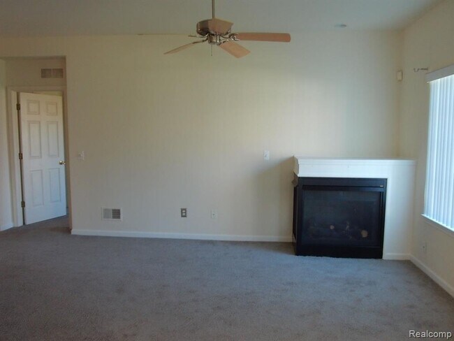 Photo - 2009 Monarch Dr Unit 3