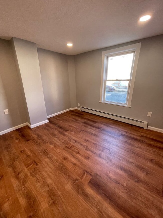 Photo - 57 Van Ness St Unidad 1