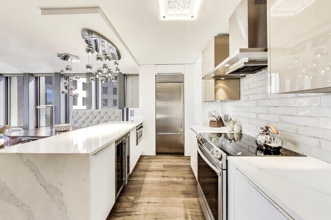 Photo - 100 E Walton St