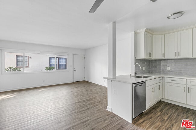 Photo - 1323 11th St Unit 2