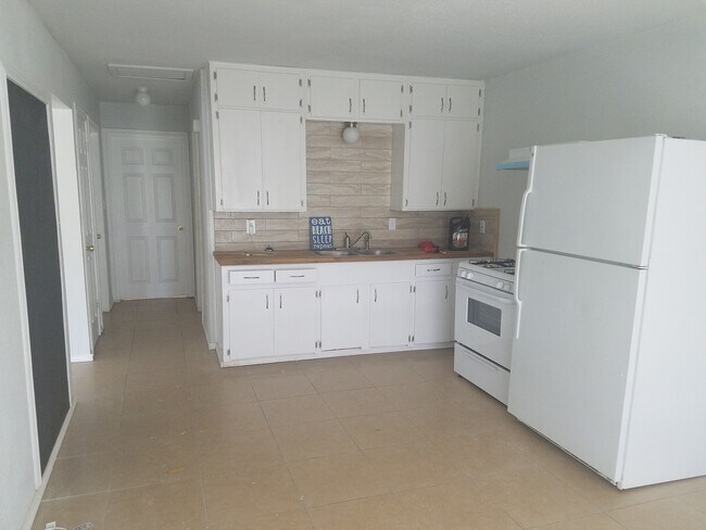 Photo - 2 bedroom 1 bath 43rd Ave. L - pet friendly