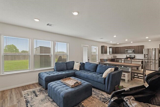 Photo - 4826 Hickory Deer Ln