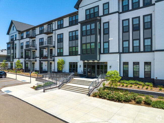 The Quarter House Apartments