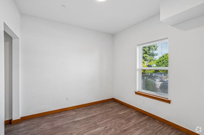 3BR, 1BA - 745SF - Bedroom