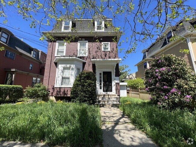 Building Photo - 65 Walden St Rental