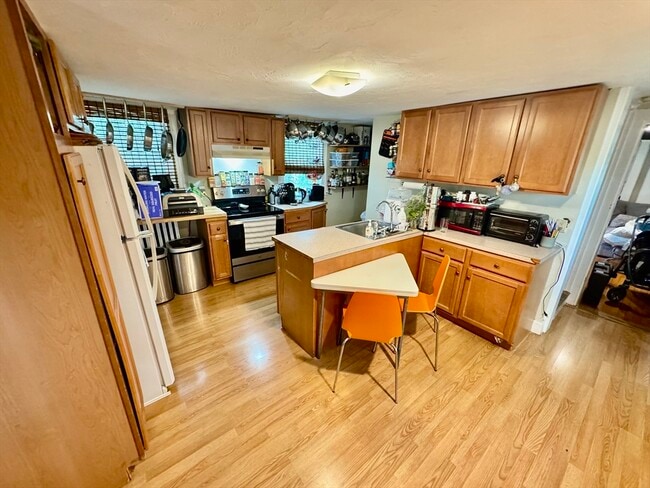 Building Photo - 17 Glenmont Rd Rental