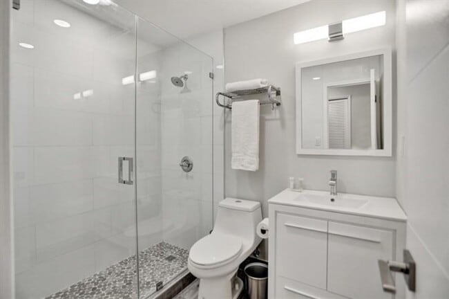 3220 SE 11th St