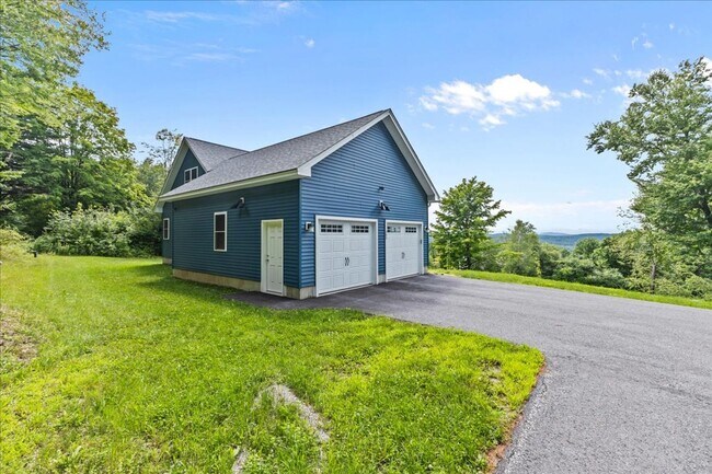 Photo - 3BD/2.5BA Beautiful House in Hinesburgh, VT